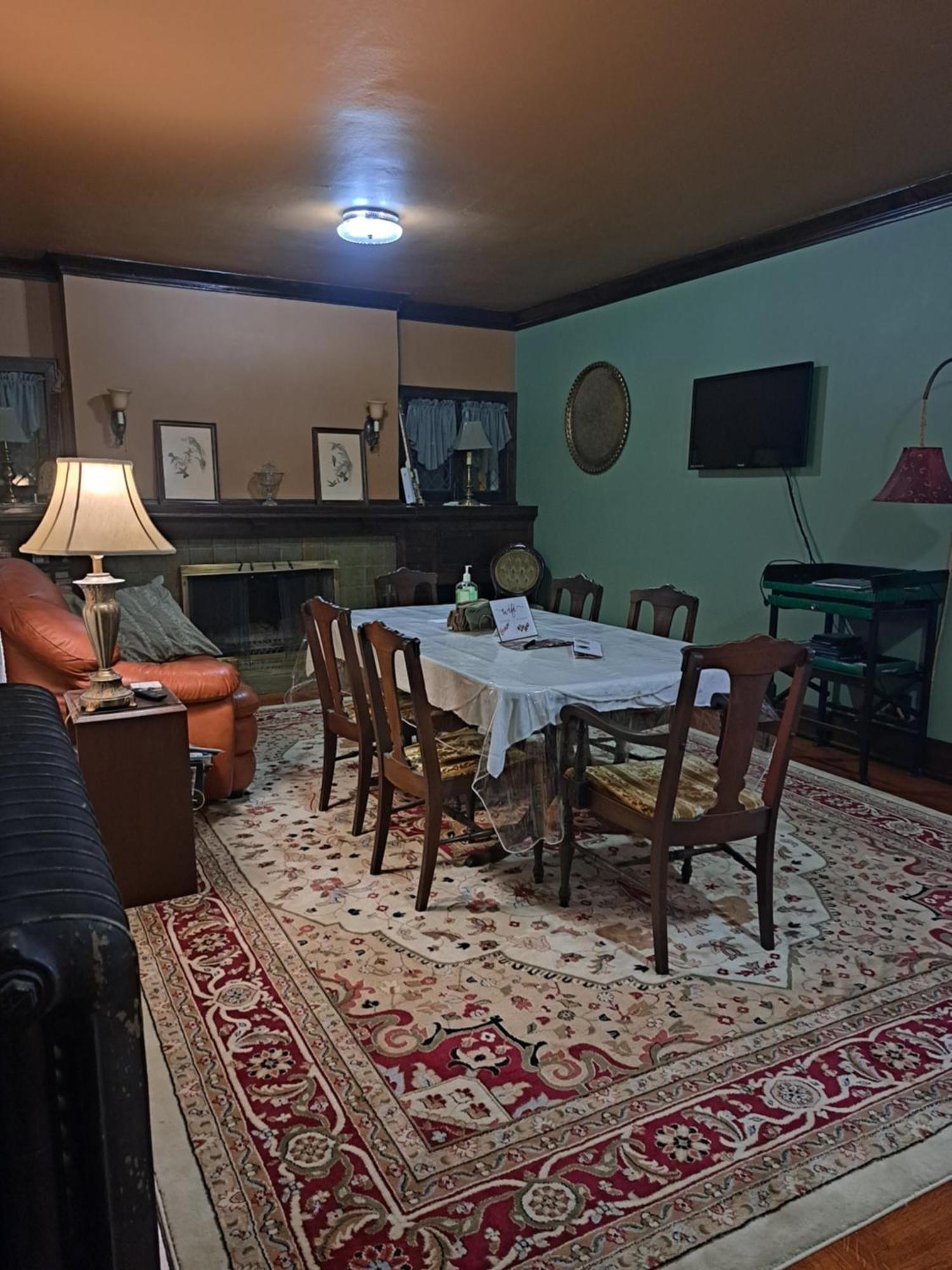 Harriott House, The Gallery Forest Room Terre Haute Exterior photo